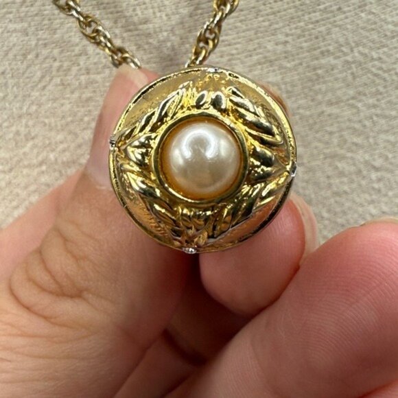 Joan Rivers Gold-Tone Egg Pendant Necklace W/ Faux Pearl & Rhinestones 29" Chain - Picture 3 of 12